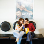 engagementshooting_verlobungsshooting_karlsruhe_kino_ZKM_Kirmes_Jahrmarkt_Karussell_hochzeitsfotografin_paarfotos_featured_015