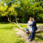 hochzeitsfotografin-hyatt-regency-duesseldorf-standesamt-inselstrasse-17-pebbles-river-salon-concert-featured-60