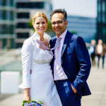 hochzeitsfotografin-hyatt-regency-duesseldorf-standesamt-inselstrasse-17-pebbles-river-salon-concert-featured-75