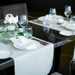 hochzeitsfotografin-hyatt-regency-duesseldorf-standesamt-inselstrasse-17-pebbles-river-salon-concert-featured-84
