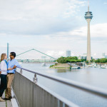 engagementshooting-paarfotos-duesseldorf-hafen-industriehafen-hyatt-gehry-bauten-innenhafen-container-fernsehturm-hochzeitsfotografin-aachen-geilenkirchen-heinsberg-koeln-eschweiler-featured_007