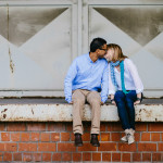 engagementshooting-paarfotos-duesseldorf-hafen-industriehafen-hyatt-gehry-bauten-innenhafen-container-fernsehturm-hochzeitsfotografin-aachen-geilenkirchen-heinsberg-koeln-eschweiler-featured_030